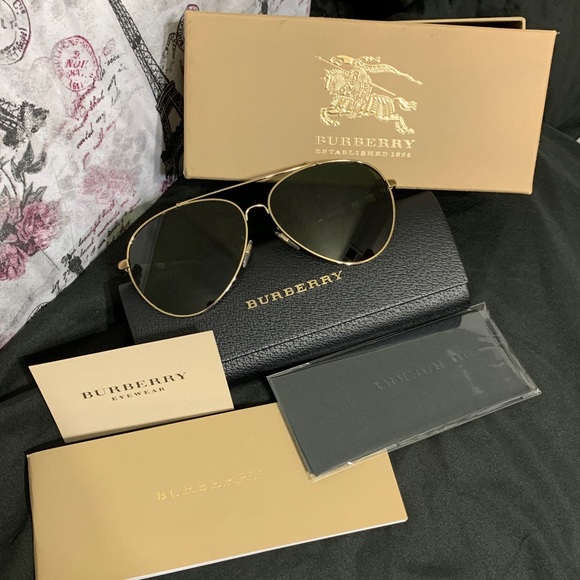 Burberry Aviator Sunglasses.! 👓😎 - Picture 15 of 16